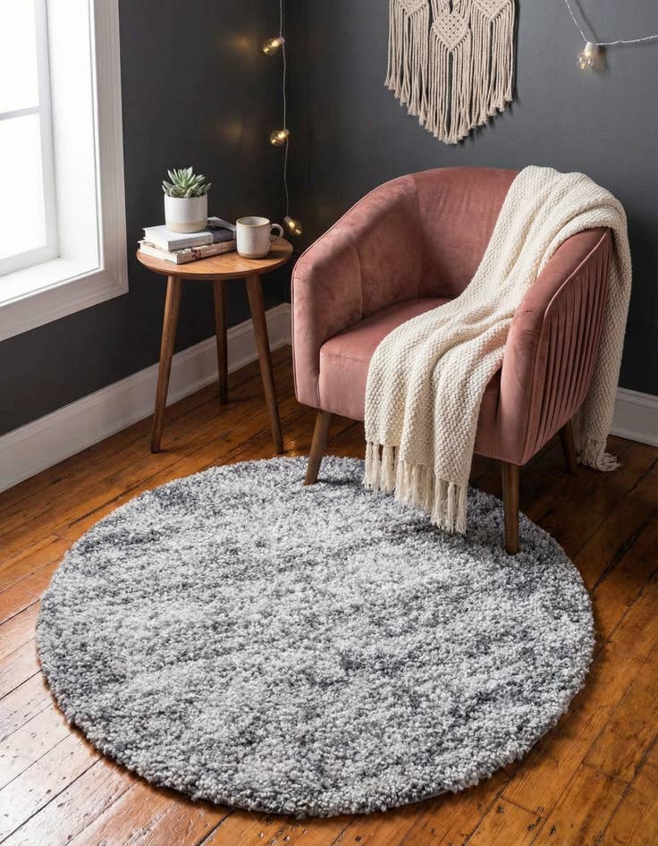 Detail image of 3' 3 x 3' 3 Lagom Shag Round Rug