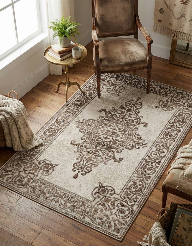 Detail image of 3' 3 x 5' 3 Hermitage Rug