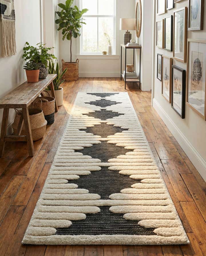 2' 7 x 10' Prismatic Runner Rug