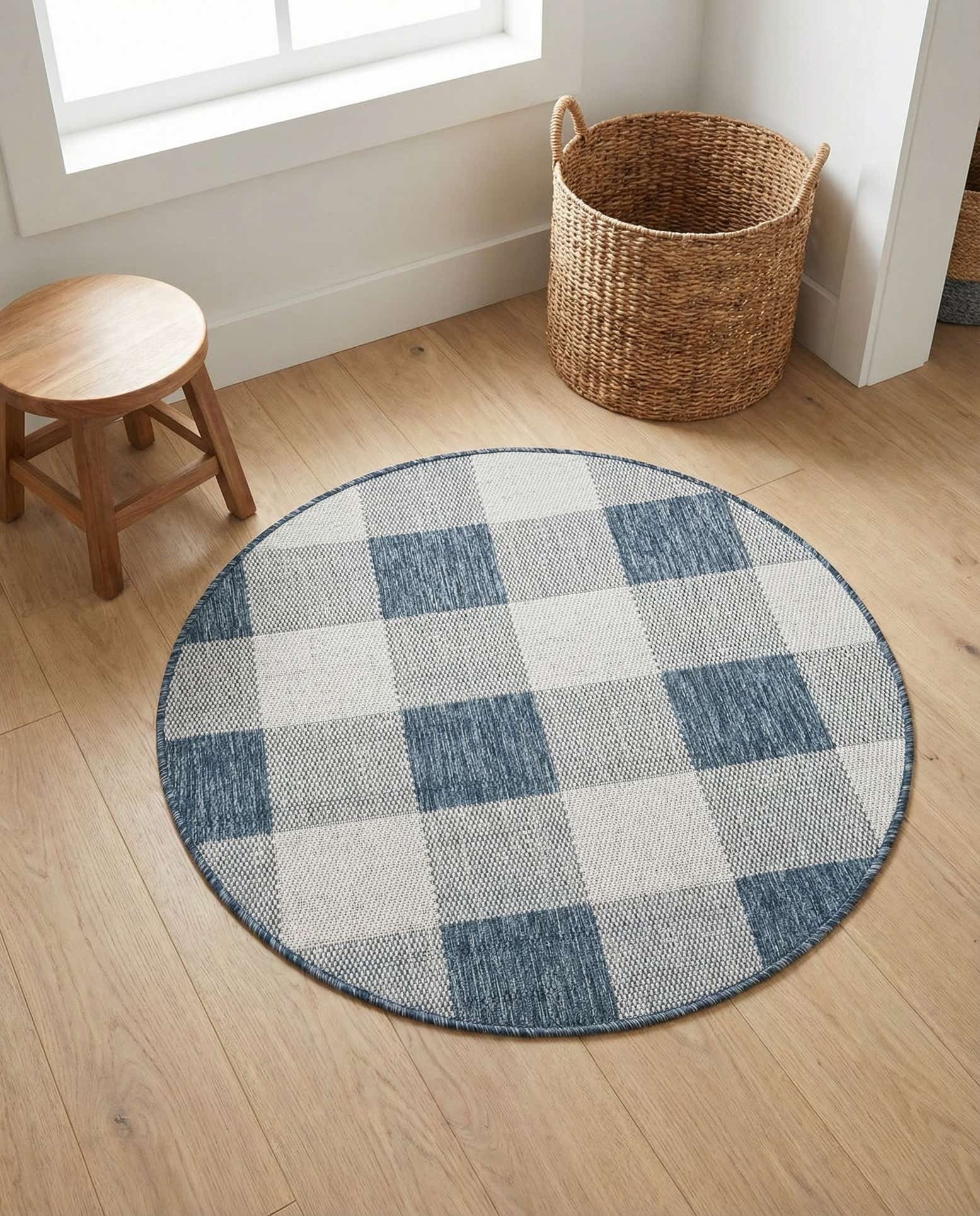 3' x 3' Easy-Clean Checkered Indoor / Outdoor Round Rug