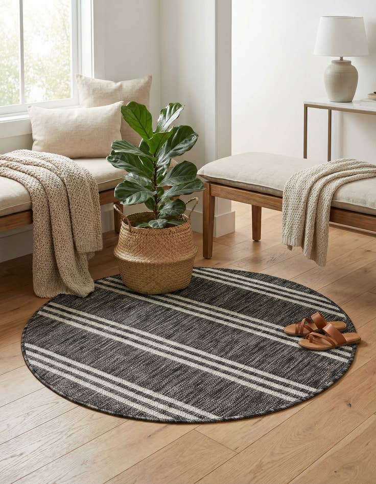 Detail image of 3' x 3' Washable Jill Zarin Anguilla Indoor / Outdoor Round Rug