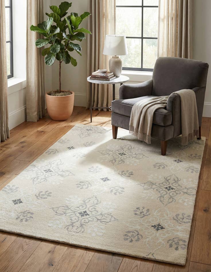 Detail image of 4' 1 x 6' 1 Darya Rug