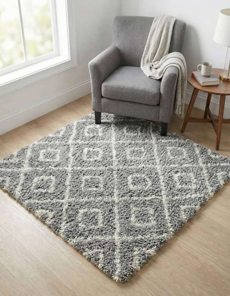 Detail image of 4' x 4' Trellis Shag Square Rug