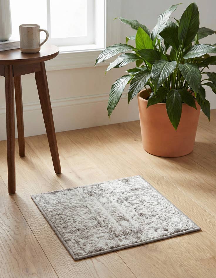 Detail image of 1' 4 x 1' 4 Oxford Sample Rug