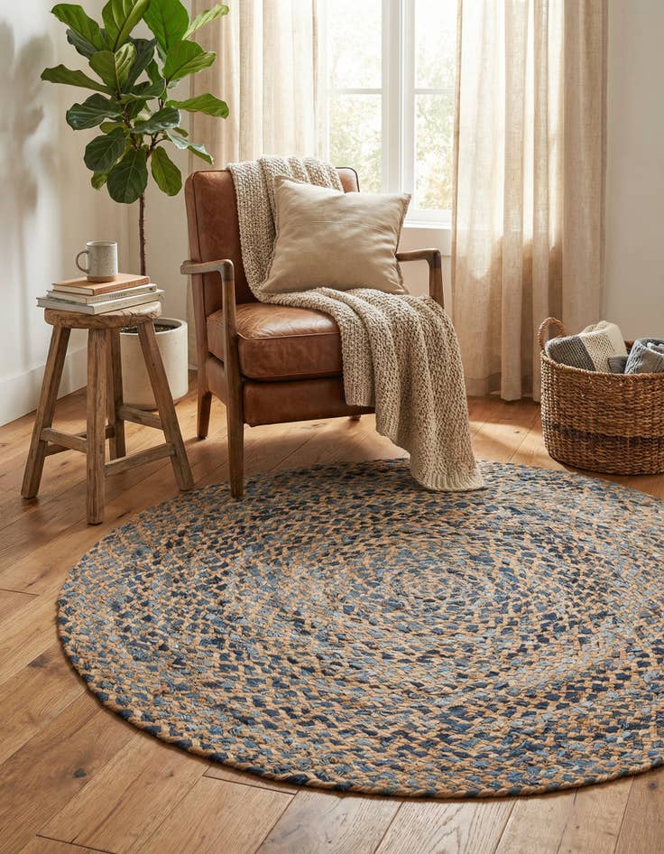 Detail image of 4' 1 x 4' 1 Handmade Braided Chindi Round Rug