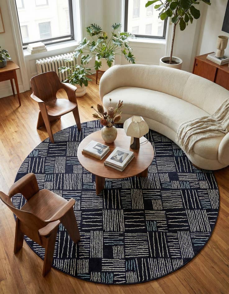 Detail image of 7' 10 x 7' 10 Hanahan Round Rug