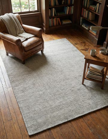 Grey Manor Hand Woven Jill Zarin English Manor Wool Rug
