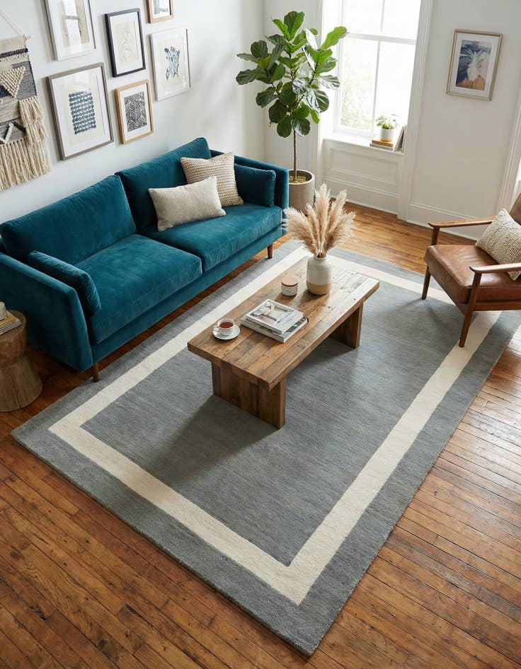 Detail image of 5' 1 x 8' Jill Zarin Border Wool Rug