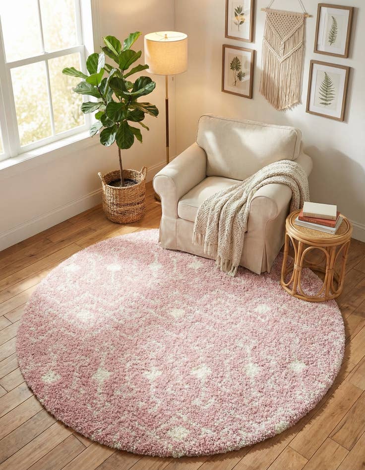 Detail image of 7' 10 x 7' 10 Moroccan Trellis Shag Round Rug