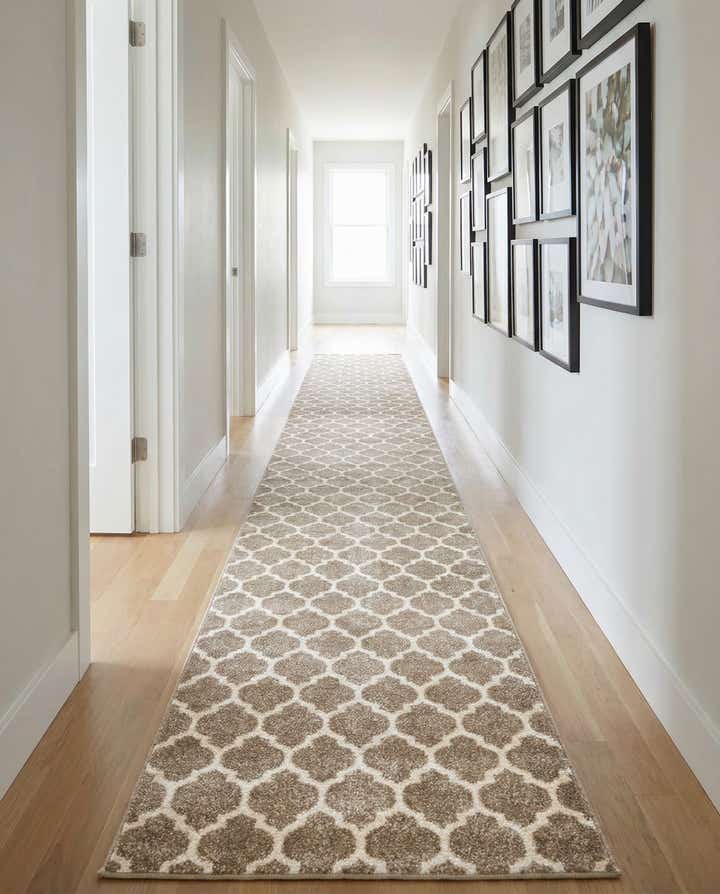 2' 7 x 13' Lattice Runner Rug