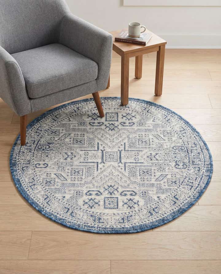 3' x 3' Easy-Clean Aztec Indoor / Outdoor Round Rug
