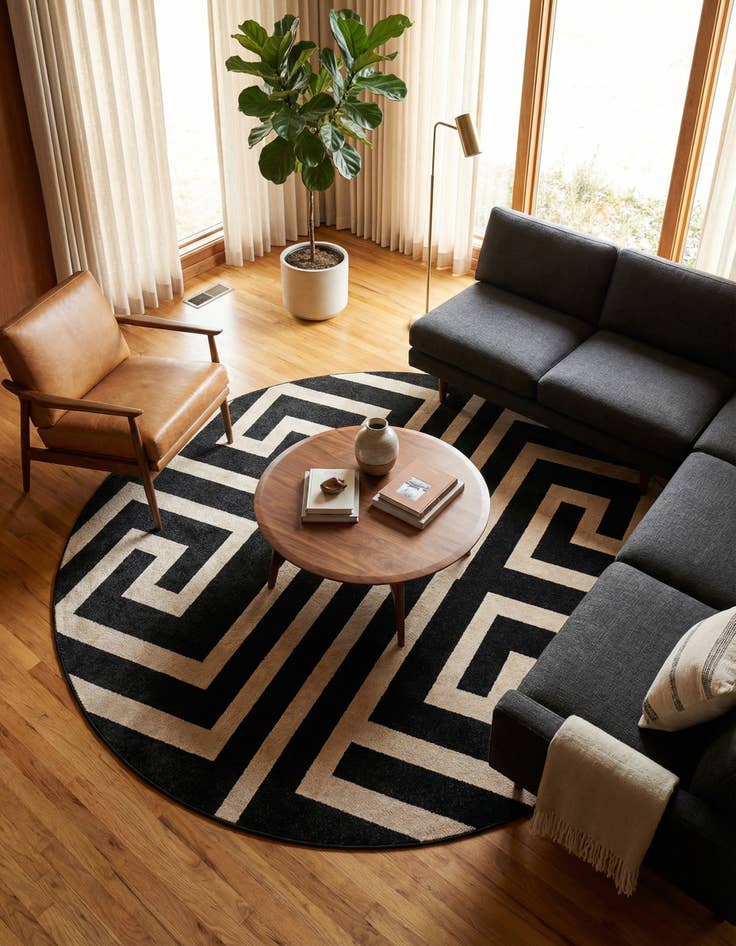 Detail image of 7' 10 x 7' 10 Hera Round Rug