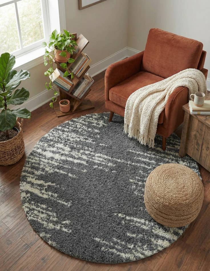 Detail image of 5' 3 x 5' 3 Serenity Shag Round Rug