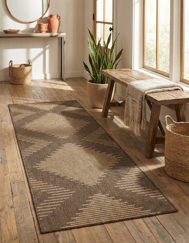 Detail image of 2' 9 x 8' Dunes Runner Rug