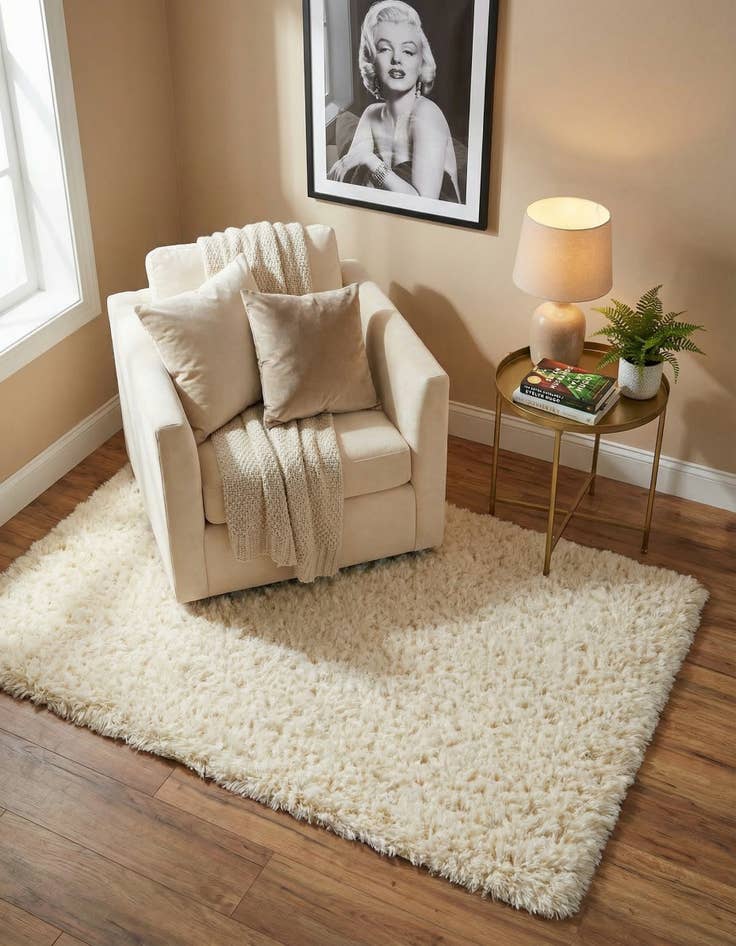 Detail image of 3' 3 x 5' 3 Marilyn Monroe&trade; Shag Rug