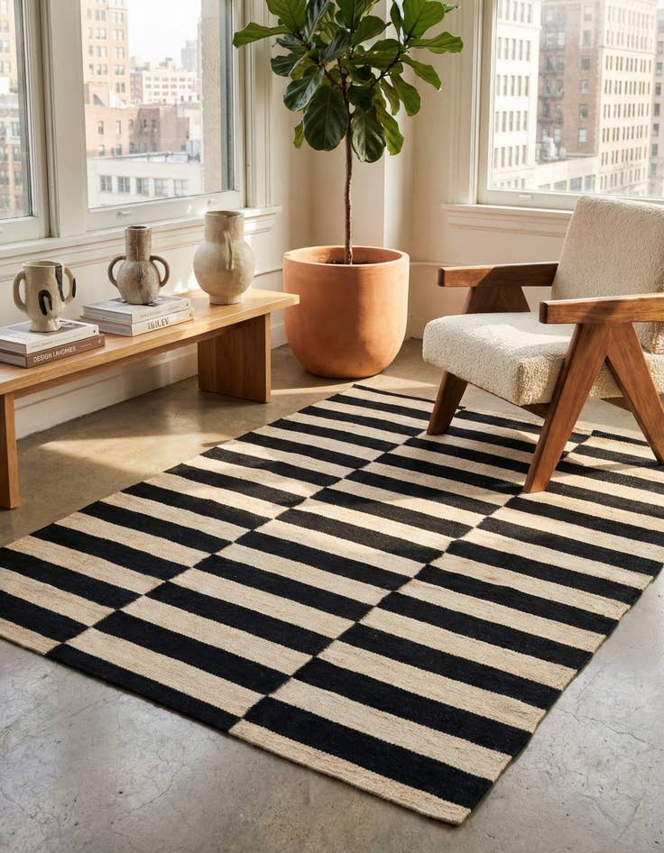 Detail image of 3' 3 x 4' 8 Hand Woven Kilim Modern Wool Rug