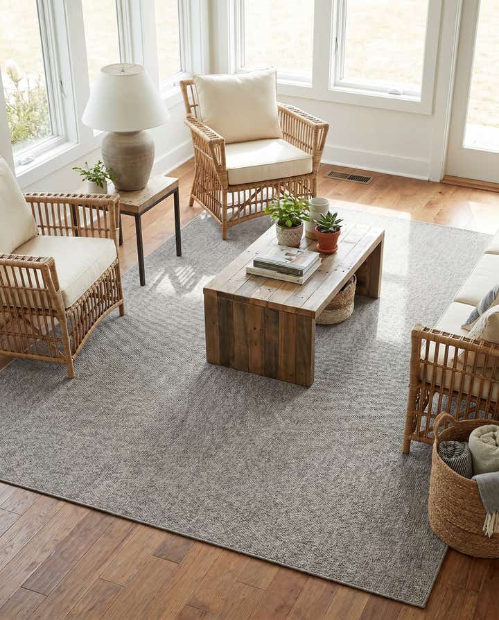9' x 12' Easy-Clean Solid Indoor / Outdoor Rug