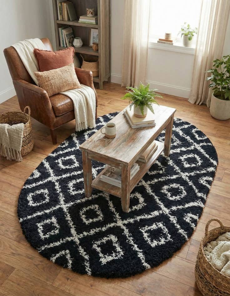 Detail image of 4' x 6' Lattice Shag Oval Rug