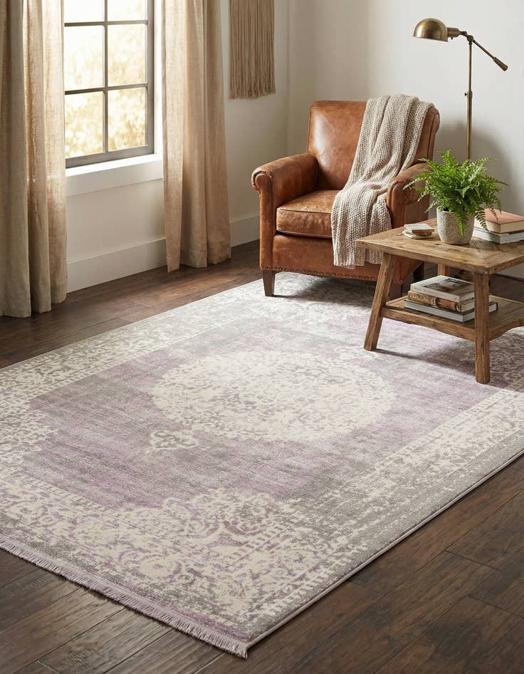 Detail image of 4' x 6' New Vintage Rug