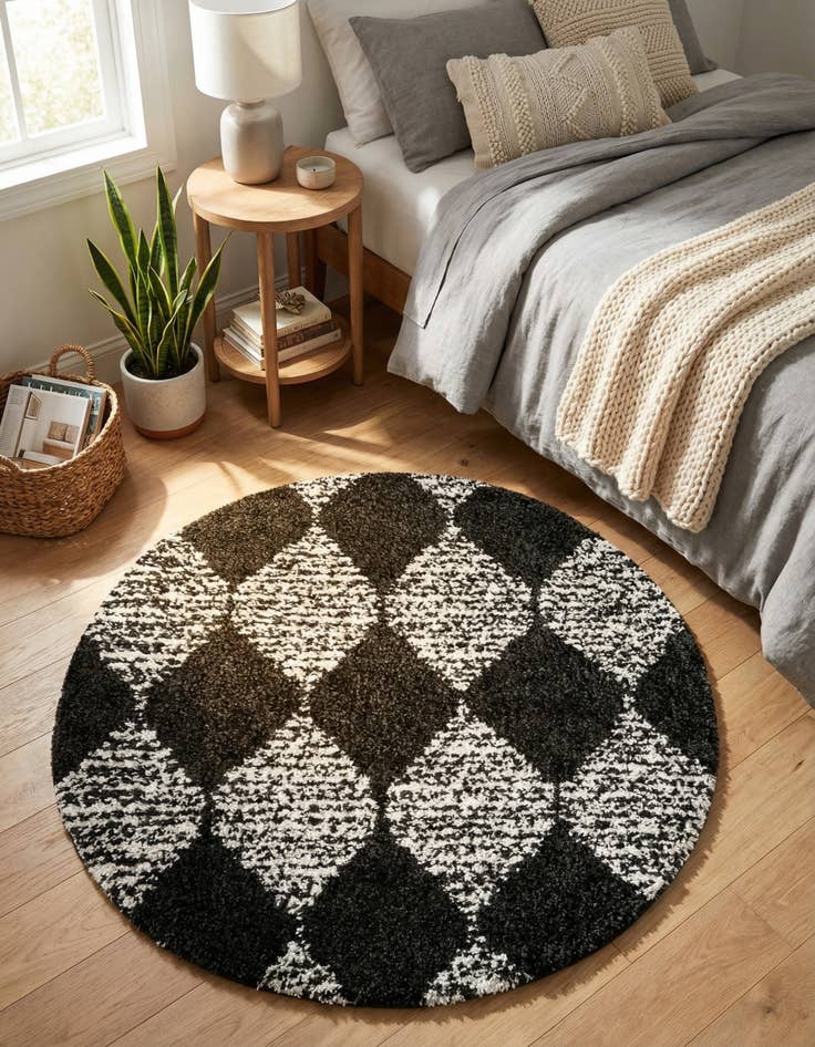 Detail image of 5' 3 x 5' 3 Serenity Shag Round Rug