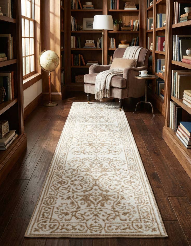 Detail image of 2' x 8' Hermitage Runner Rug