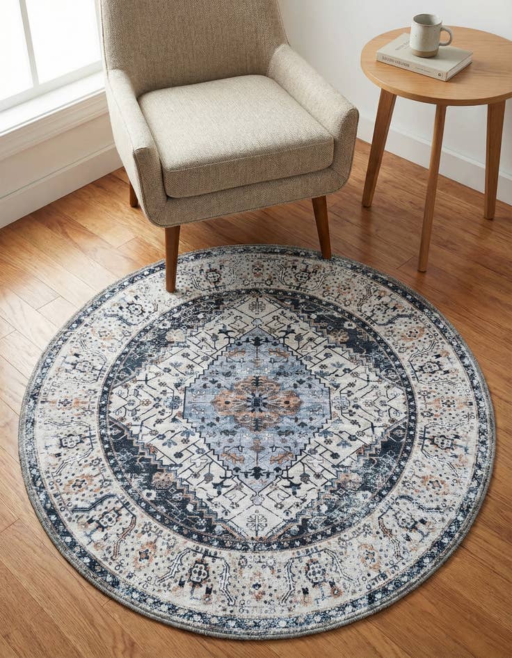 Detail image of 3' 3 x 3' 3 Yara Round Rug