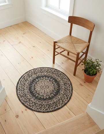 3' x 3' Easy-Clean Traditional Indoor / Outdoor Round Rug