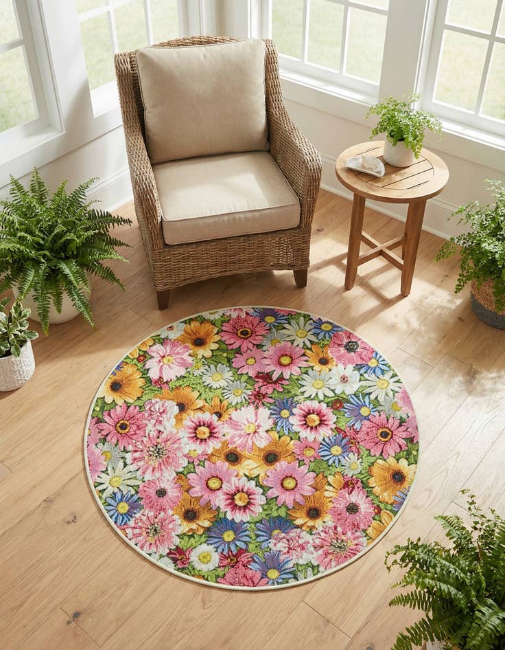 Detail image of 3' x 3' Washable Botanical Indoor / Outdoor Round Rug