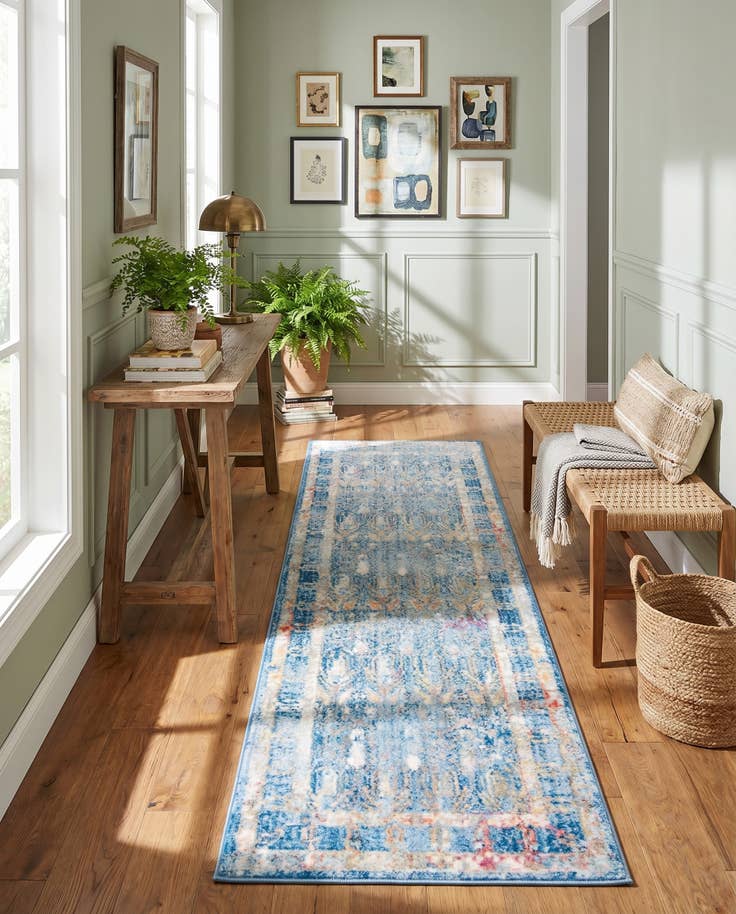 Detail image of 2' 7 x 8' 2 Williamsburg Runner Rug