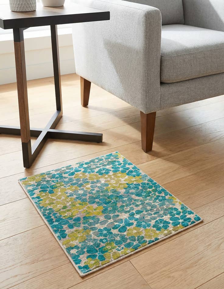 Detail image of 1' 4 x 1' 4 Azalea Sample Rug