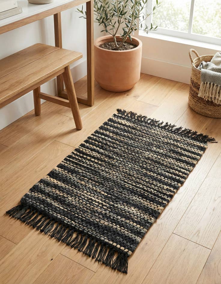 Detail image of 2' x 3' 1 Hand Woven Chunky Jute Rug