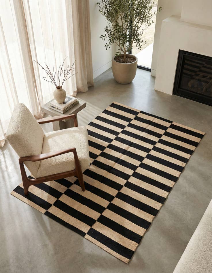 Detail image of 3' 4 x 4' 9 Hand Woven Kilim Modern Wool Rug