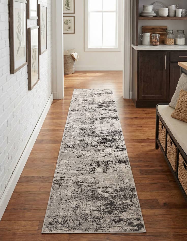 Detail image of 2' 7 x 12' Leipzig Runner Rug