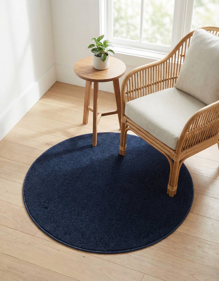 Detail image of 3' 1 x 3' 1 Washable Solid Indoor / Outdoor Round Rug