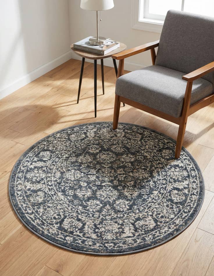 Detail image of 3' 3 x 3' 3 Uptown Central Park Round Rug
