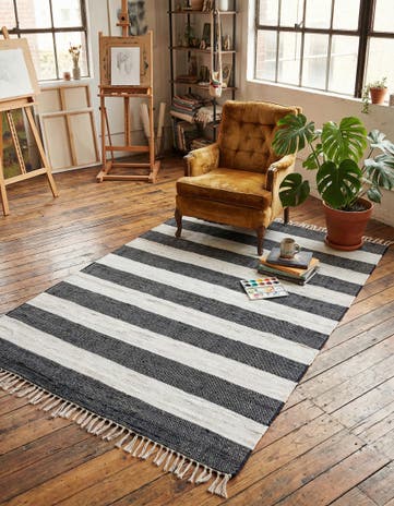 5' 1 x 8' Hand Woven Chindi Rag Rug