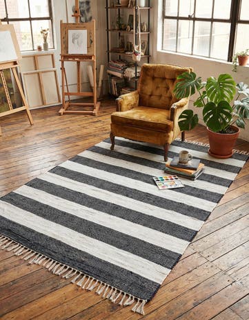 5' 1 x 8' Hand Woven Chindi Rag Rug