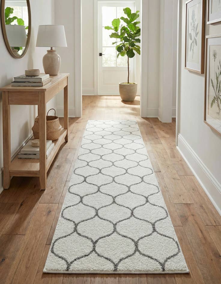 Detail image of 2' x 8' 8 Lattice Frieze Runner Rug