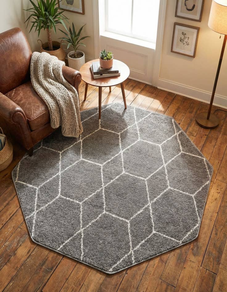 Detail image of 5' 3 x 5' 3 Lattice Frieze Octagon Rug