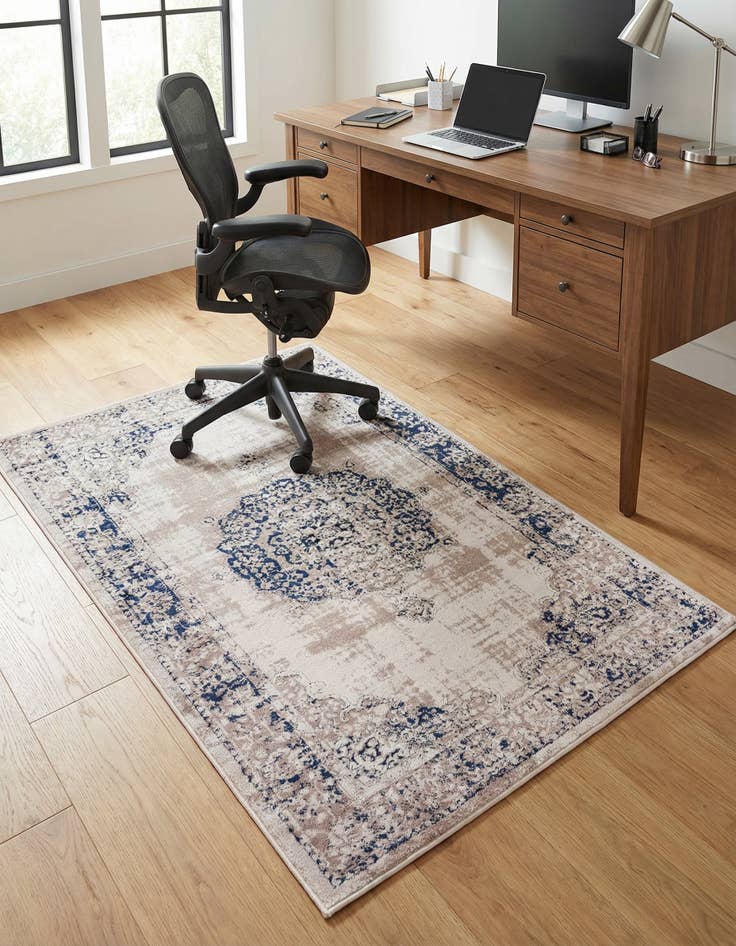 Detail image of 3' 3 x 5' 3 Estate Rug