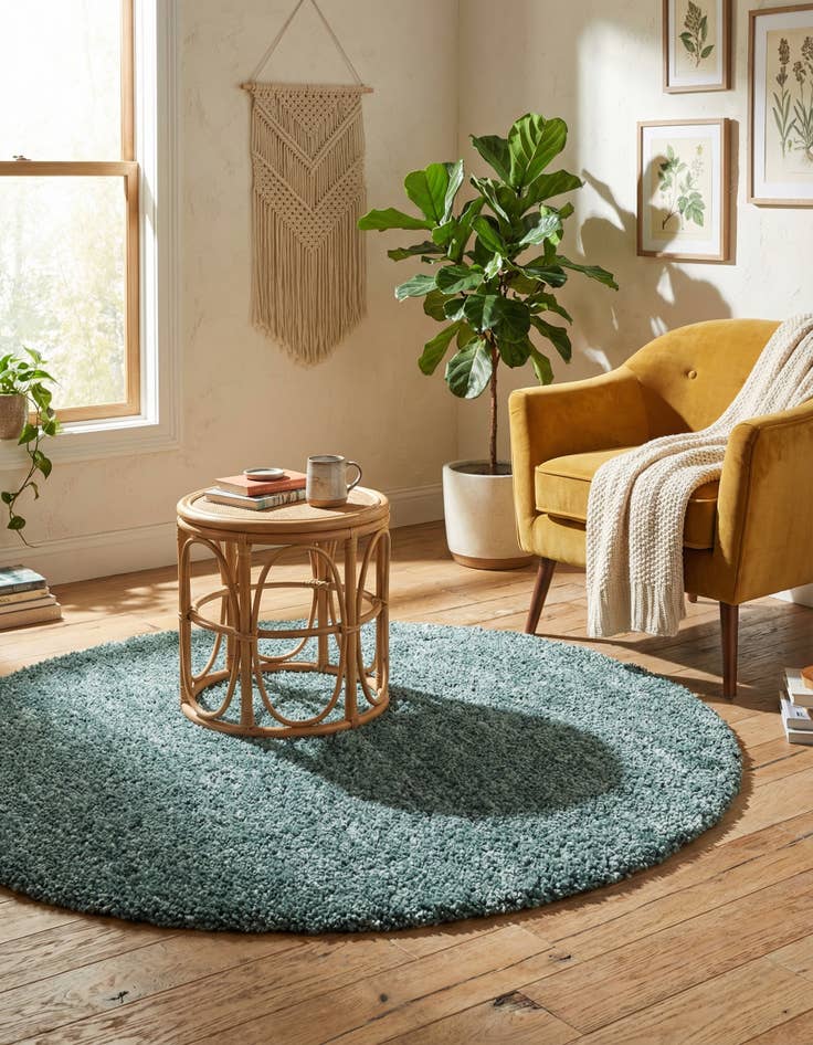 Detail image of 3' 3 x 3' 3 Jill Zarin Shaggy Chic Round Rug