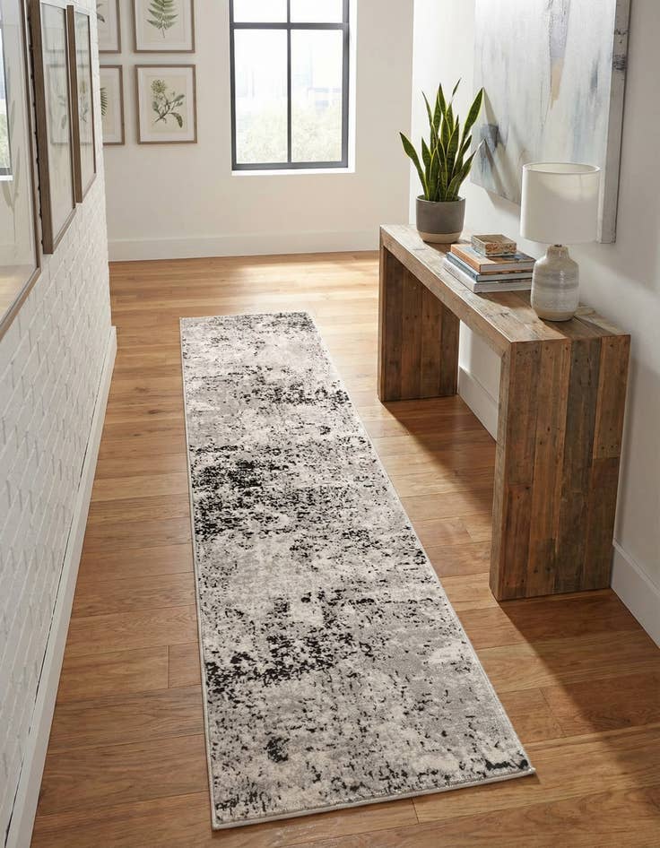 Detail image of 2' x 8' Leipzig Runner Rug