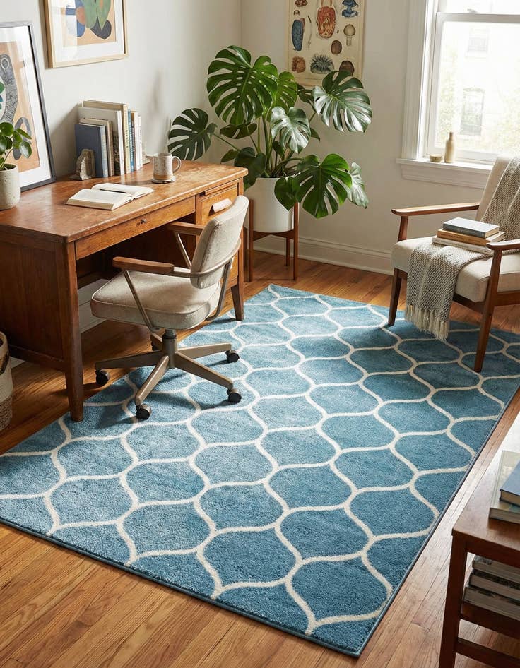 Detail image of 4' x 6' Lattice Frieze Rug