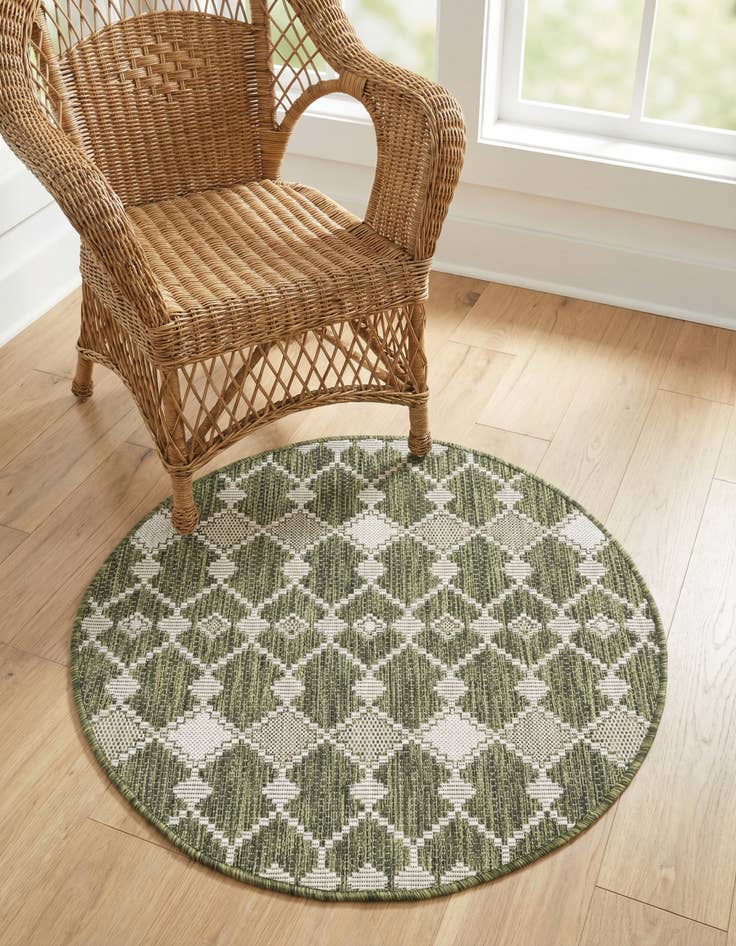 Detail image of 3' x 3'  Washable Trellis Indoor / Outdoor Round Rug