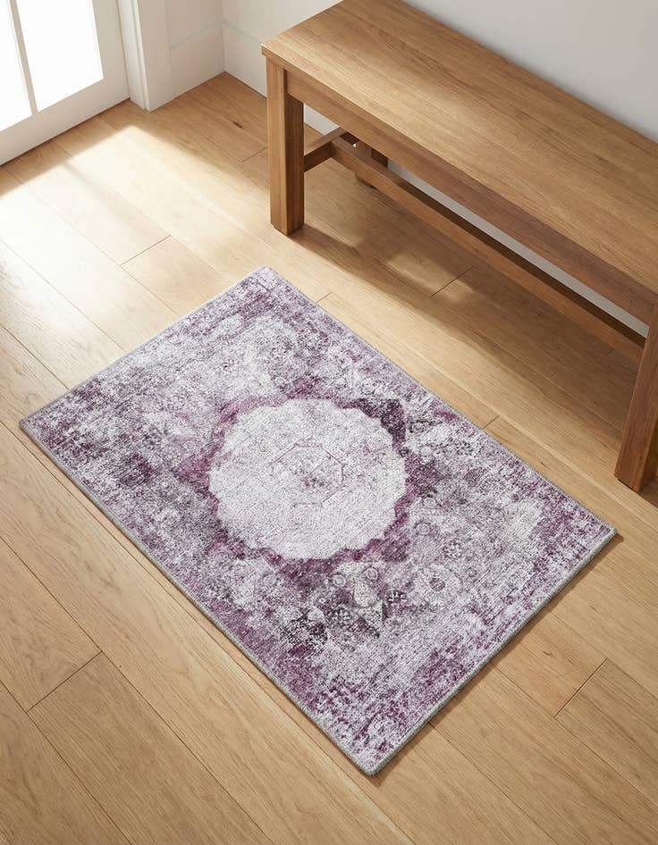 Detail image of 2' x 3'  Washable Yara Rug