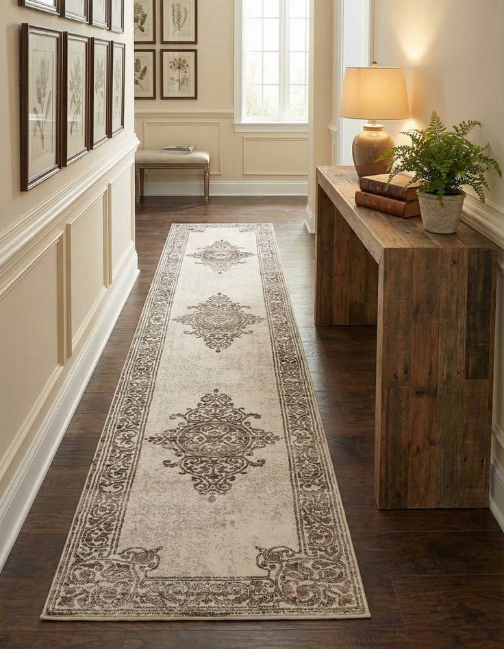 Detail image of 2' 6 x 13' Hermitage Runner Rug
