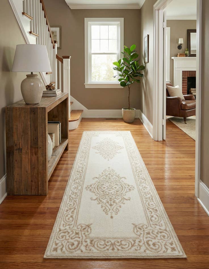 Detail image of 2' x 6' Hermitage Runner Rug