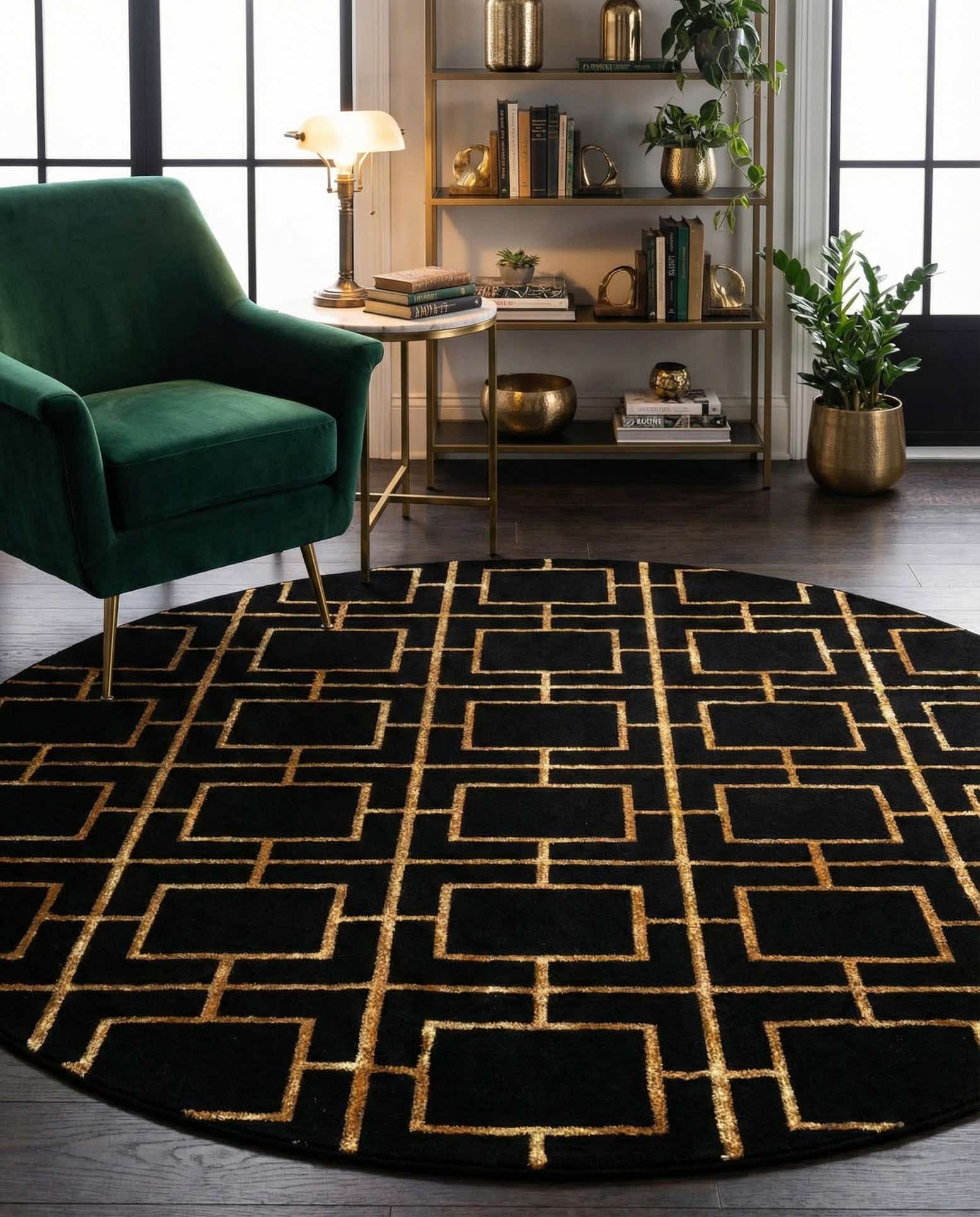 7' 10 x 7' 10 Marilyn Monroe™ Glam Deco Round Rug