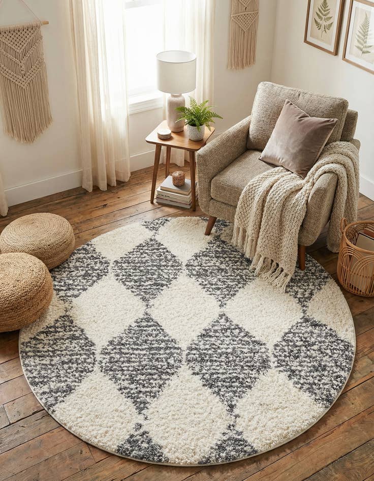 Detail image of 5' 3 x 5' 3 Serenity Shag Round Rug