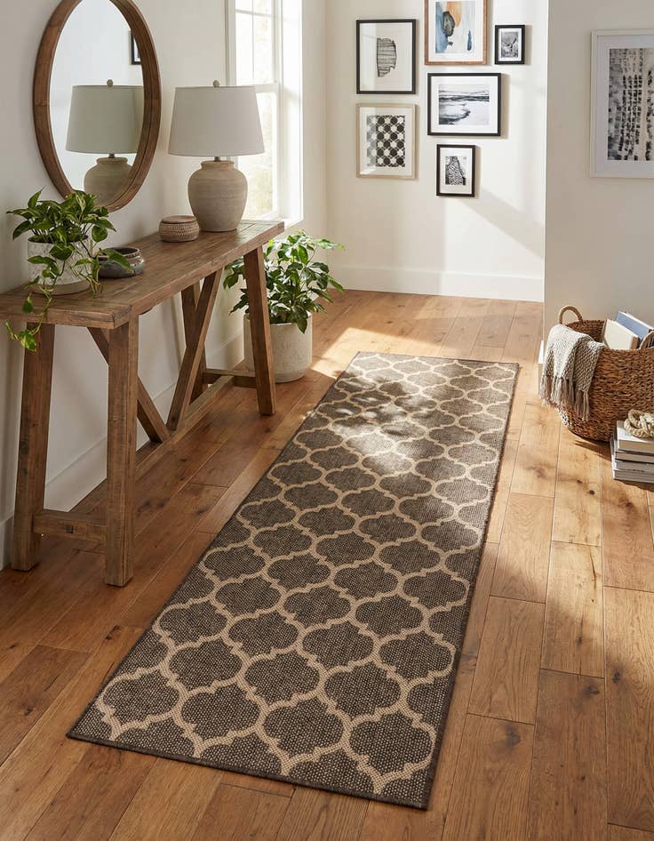 Detail image of 2' 9 x 8' Dunes Runner Rug